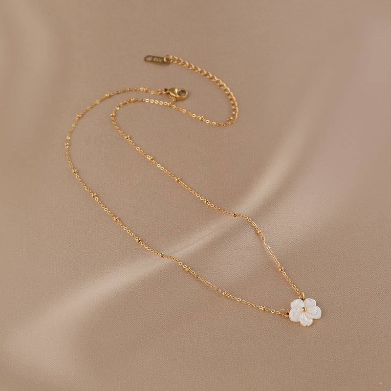 Milky Flower Necklace™